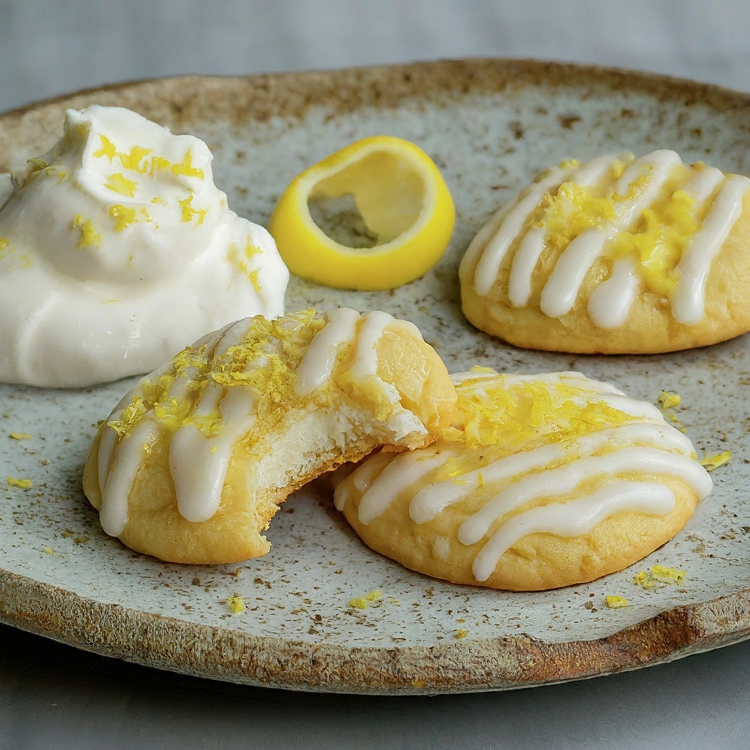 Juste préparé ces délicieux Cookies au Citron et Cheesecake - parfaits pour un dessert gourmand!